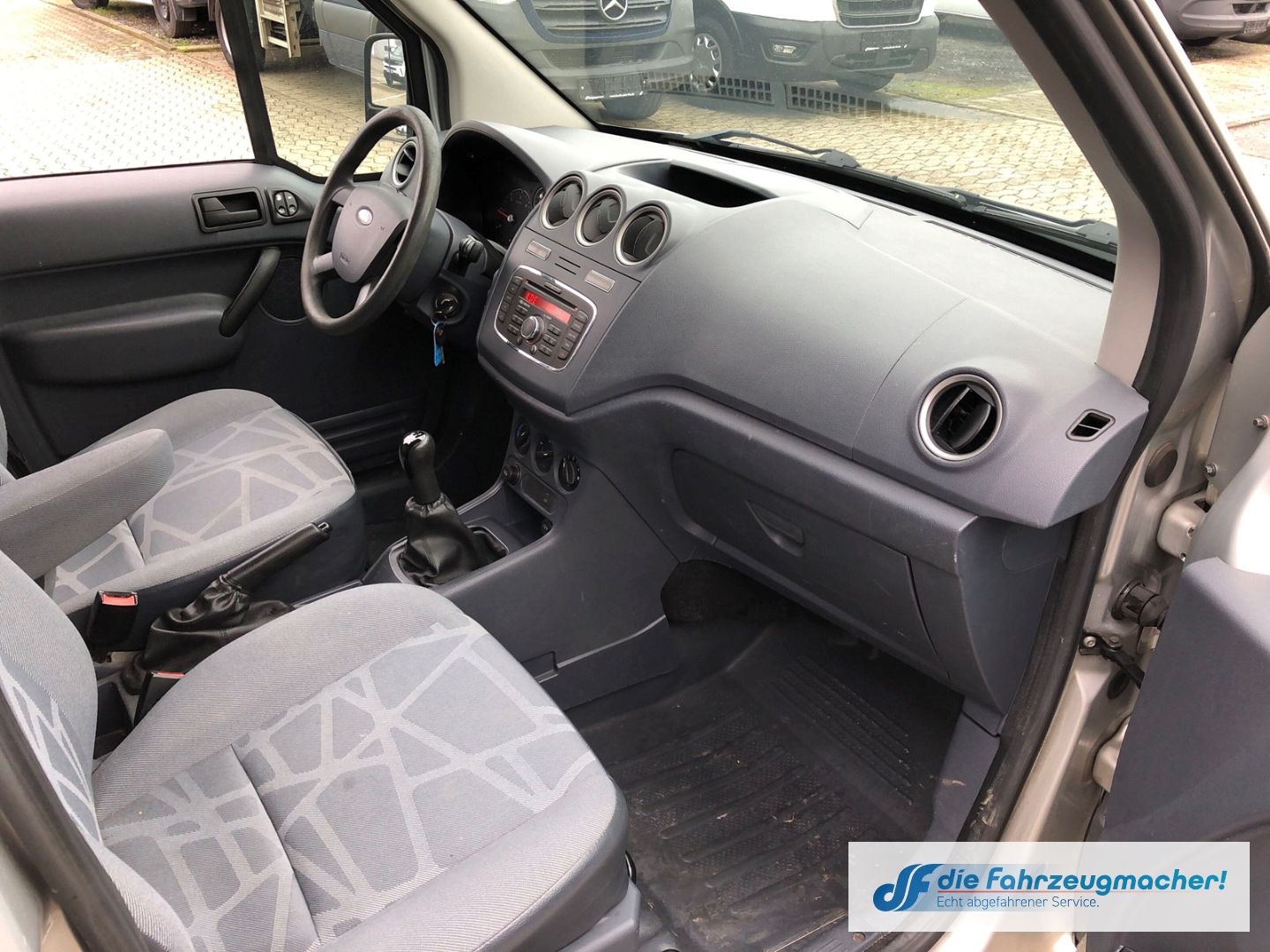 Fahrzeugabbildung Ford Transit Connect Kasten lang 1.8 TDCi DPF PDC Spr