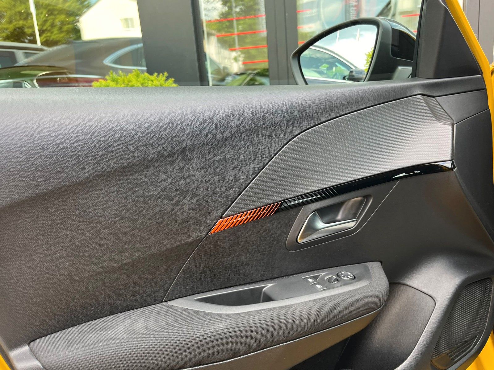 Fahrzeugabbildung Peugeot 208 Active