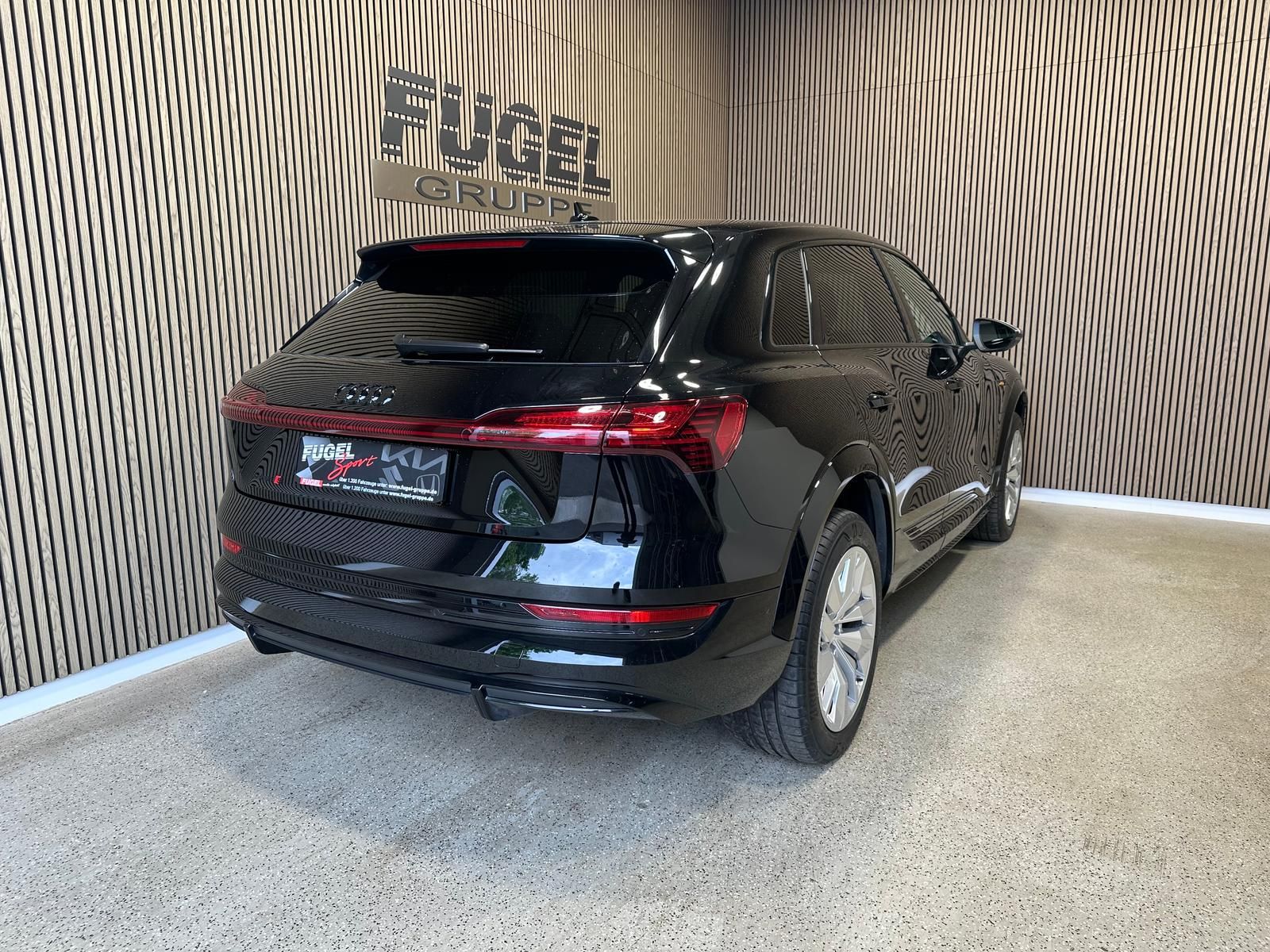 Audi e-tron S quattro 95 kWh LED HuD Navi Sound Klima foto 5