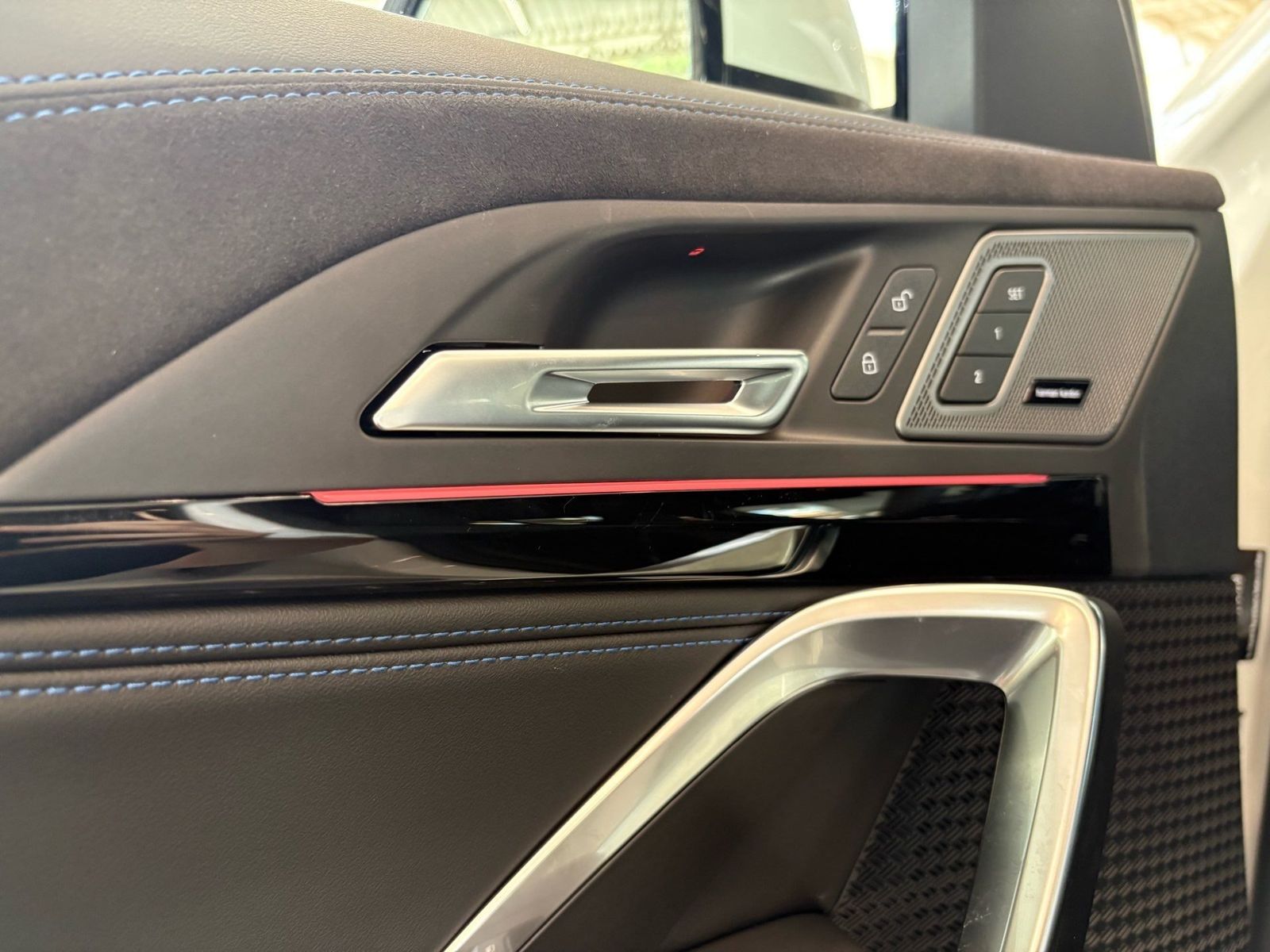 BMW iX2 - Bild 17