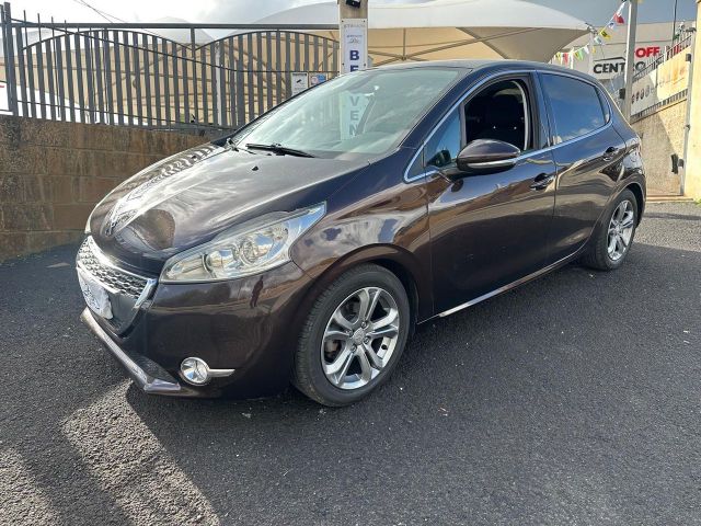 Peugeot 208 1.4 HDi 68 CV 5 porte Allure