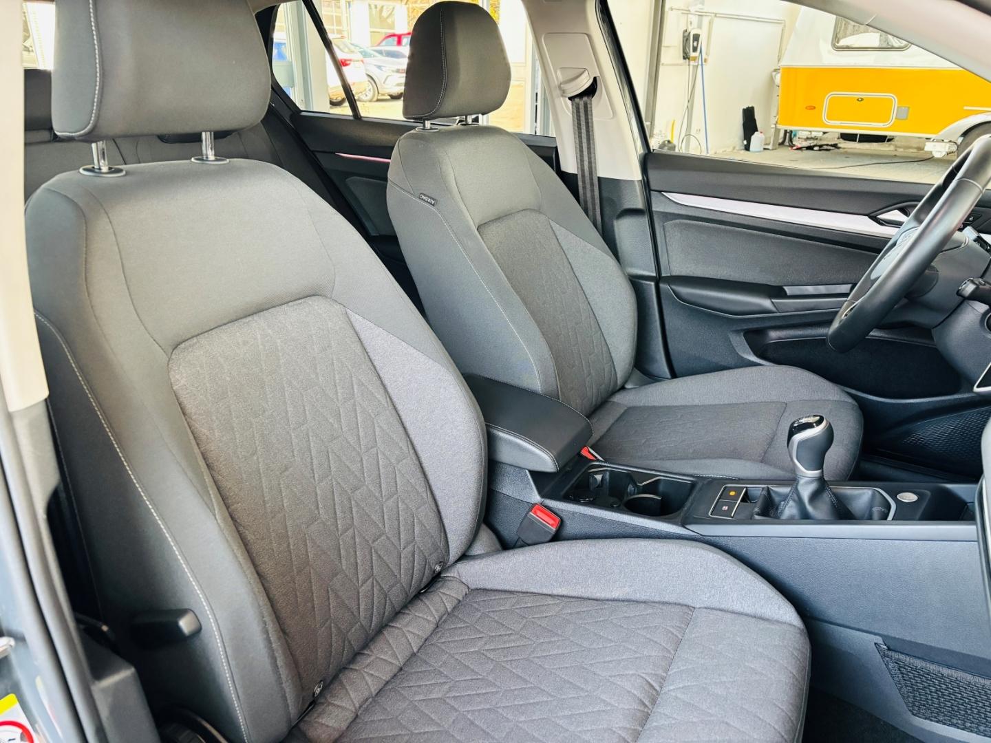 Volkswagen Golf VIII 1.5 TSI LIFE LED SHZ ACC PDC CARPLAY G, миниатюра 15