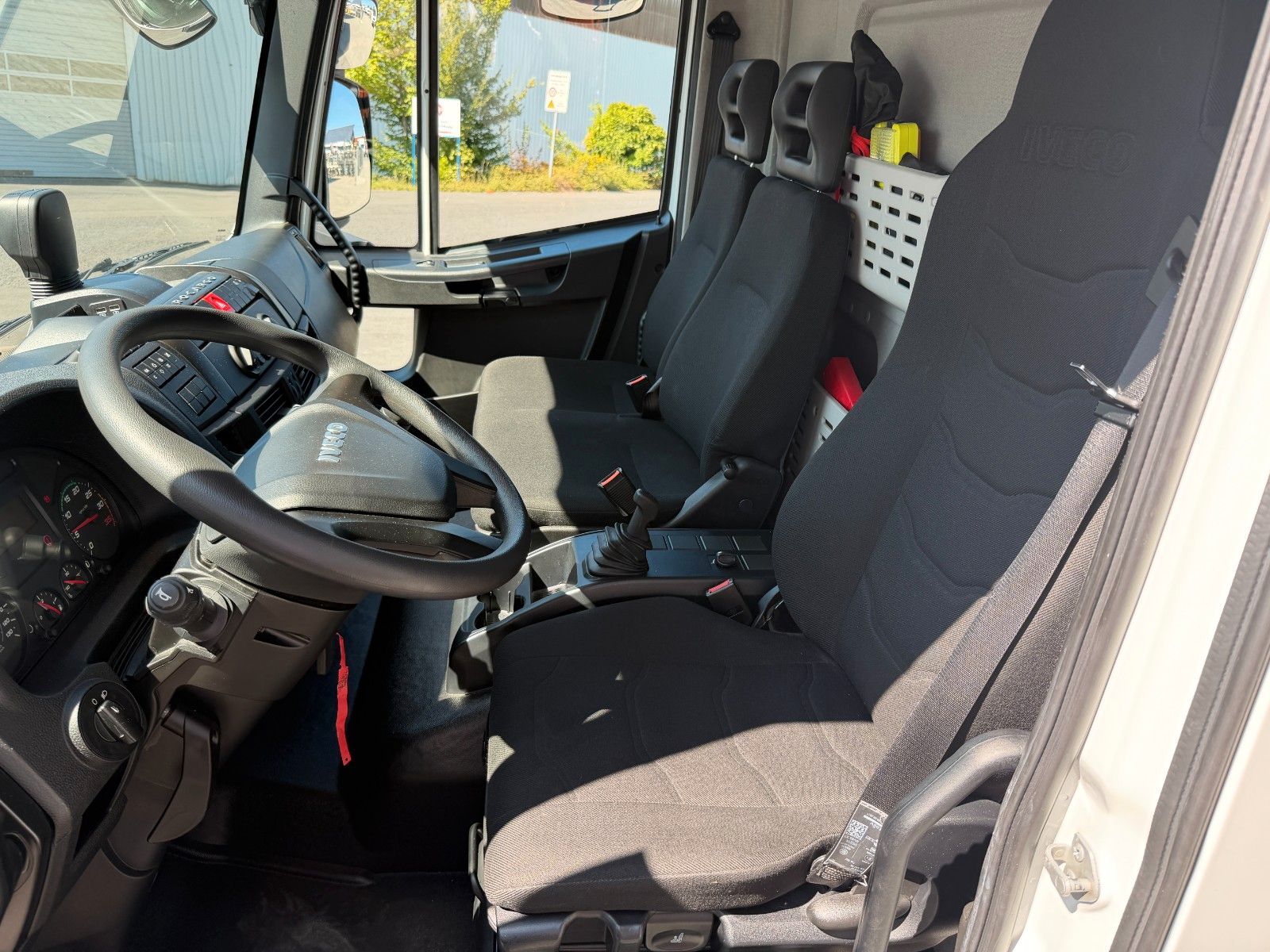 Fahrzeugabbildung Iveco Eurocargo ML120E25 LBW PAlfinger 1.500kg 3 Sitze
