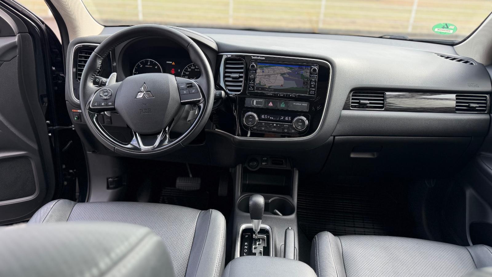 MITSUBISHI OUTLANDER - 2.2 - 150 CV  - 4WD - 7 PL - BVA