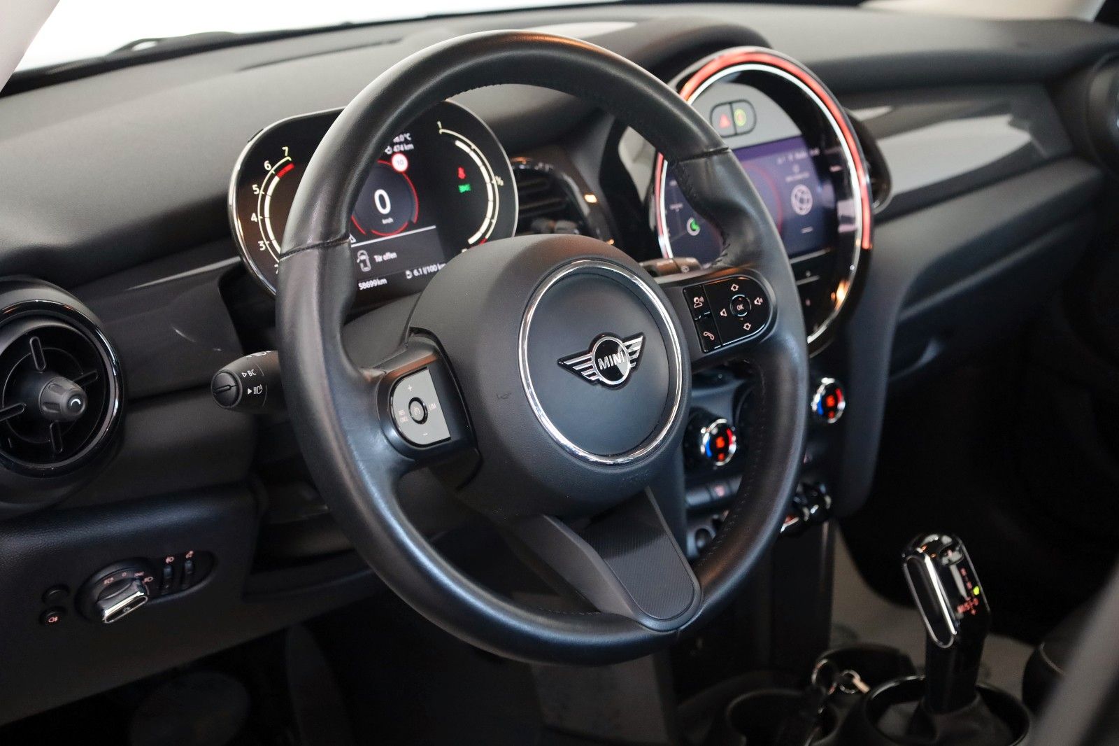 Fahrzeugabbildung MINI COOPER 5-trg.,Aut.,Navi,LED,Kamera,DAB,PDC
