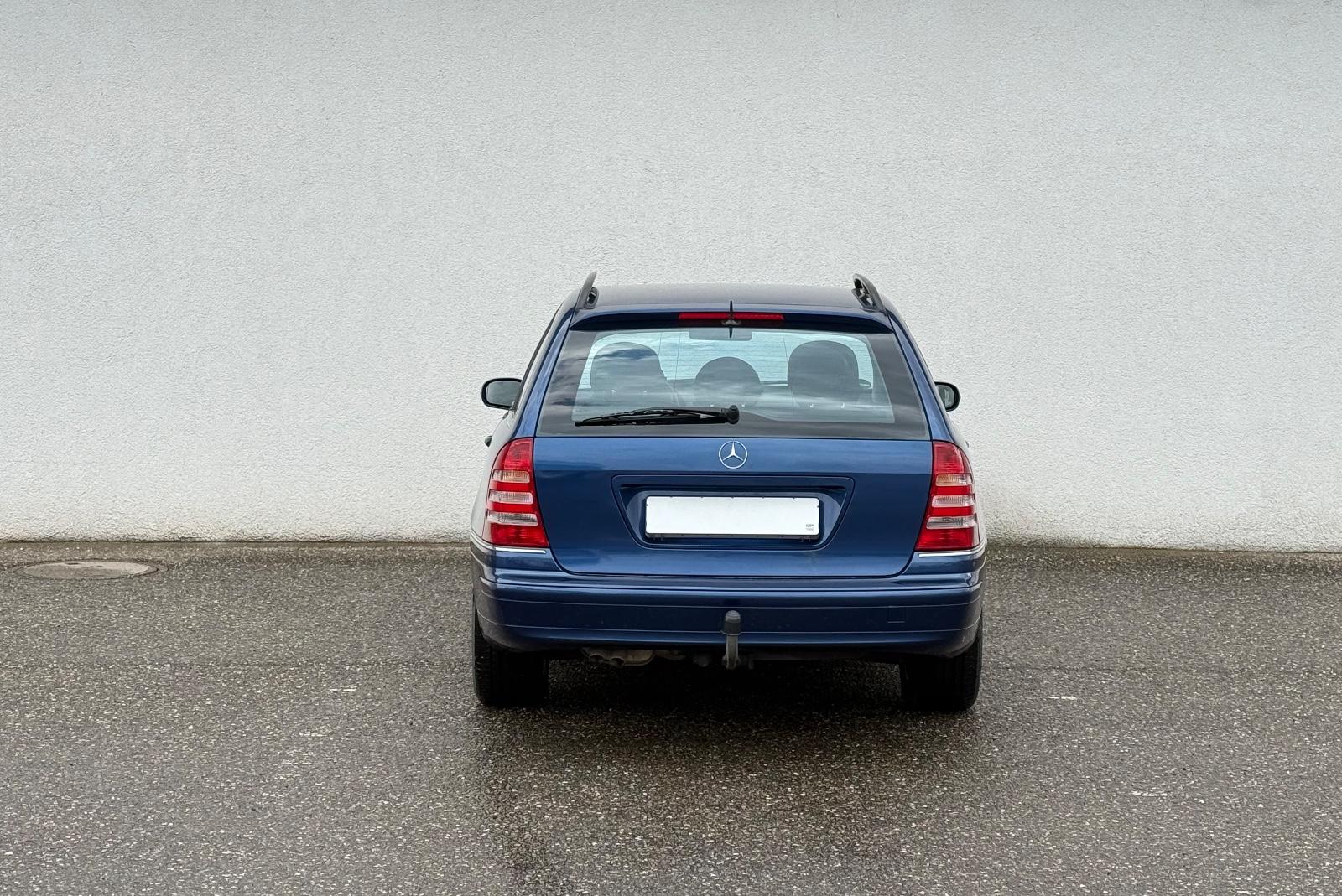 Mercedes-Benz C220 2007 — engine 2.148 cm³, 150 HP (110kW)