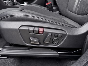 BMW 225 Active Tourer - 12