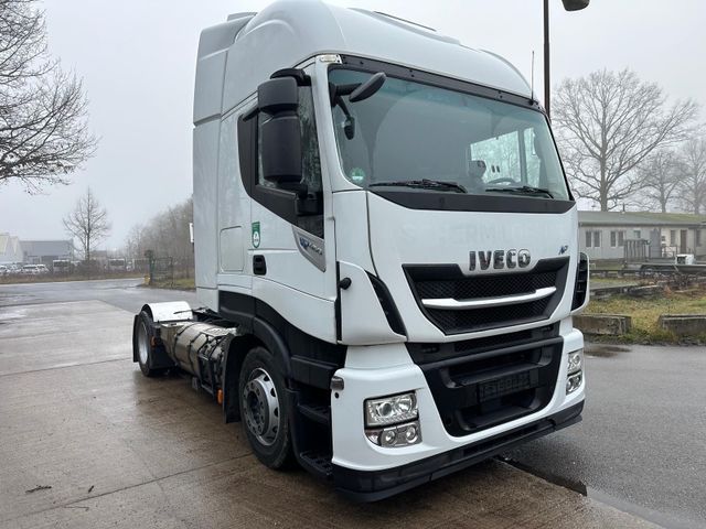 Iveco Stralis 460 Hi-Way Mega Reifen neu!!!