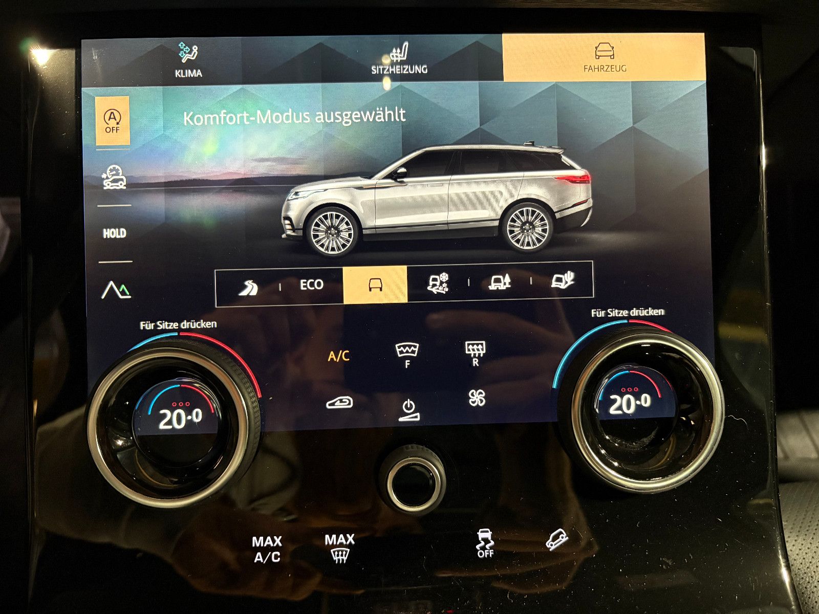 Fahrzeugabbildung Land Rover Range Rover Velar R-Dynamic SE/PANO/MEMORY/APPLE