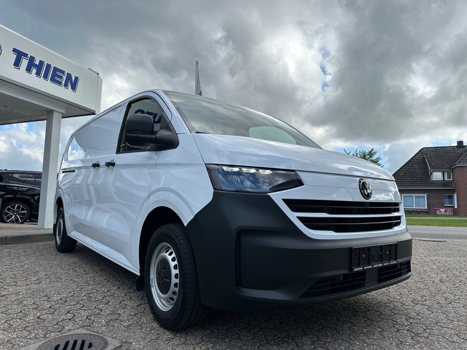 Fahrzeugabbildung Volkswagen T7 Transporter 2.0 TDI LR Navi/LED/GRA/Einparkh