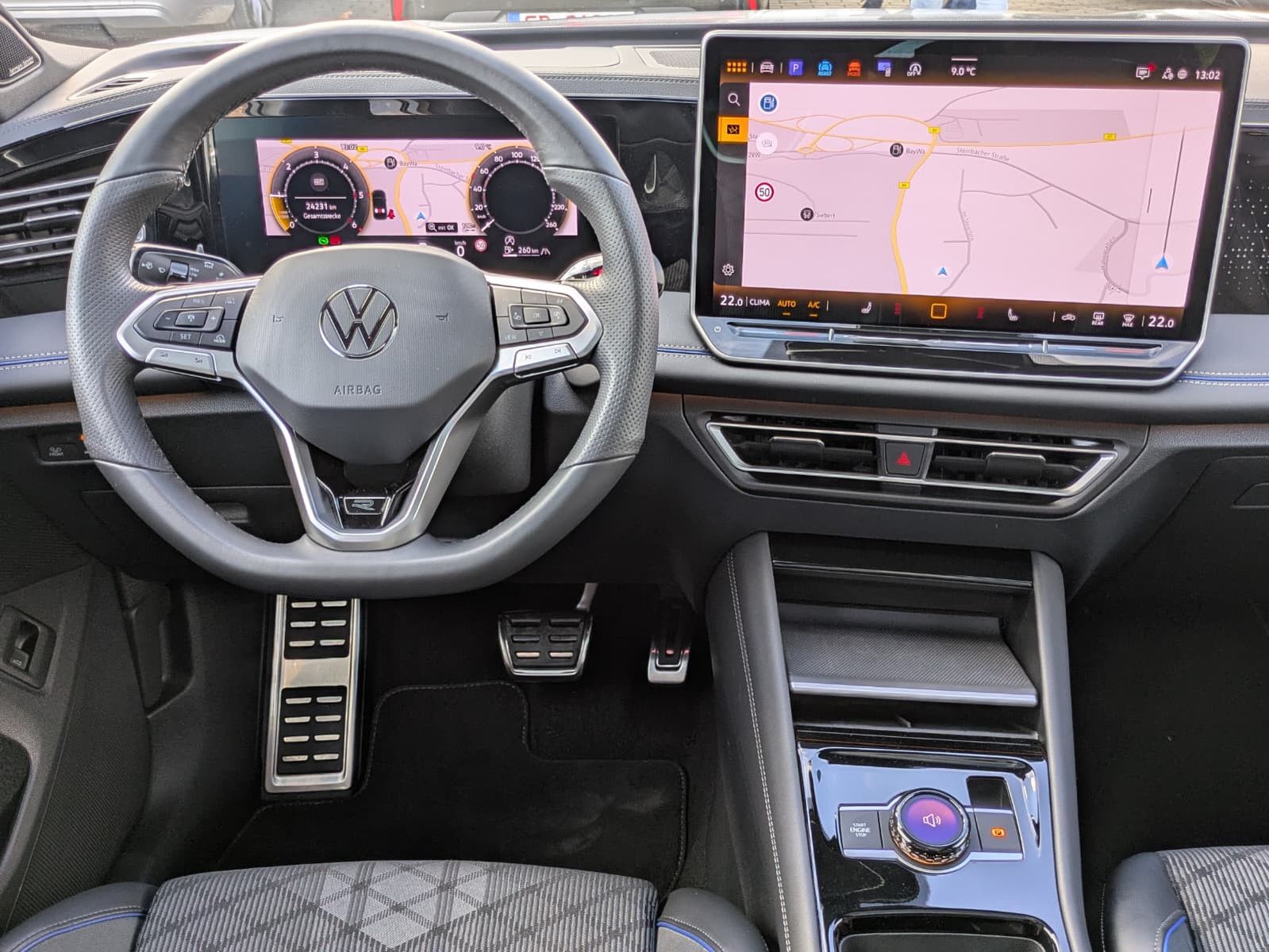 Fahrzeugabbildung Volkswagen Tiguan 2.0 TDI 4M R-Line PANO*H&K*AHK*MATRIX*20"