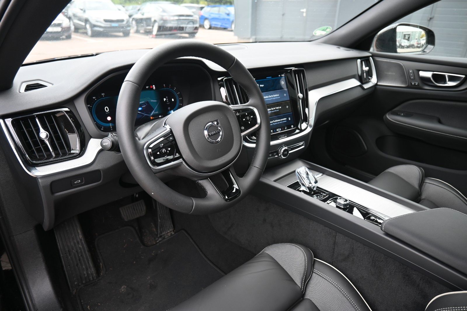 Fahrzeugabbildung Volvo S60 B4 Benzin Plus Dark'STHZG*360°*PANO*