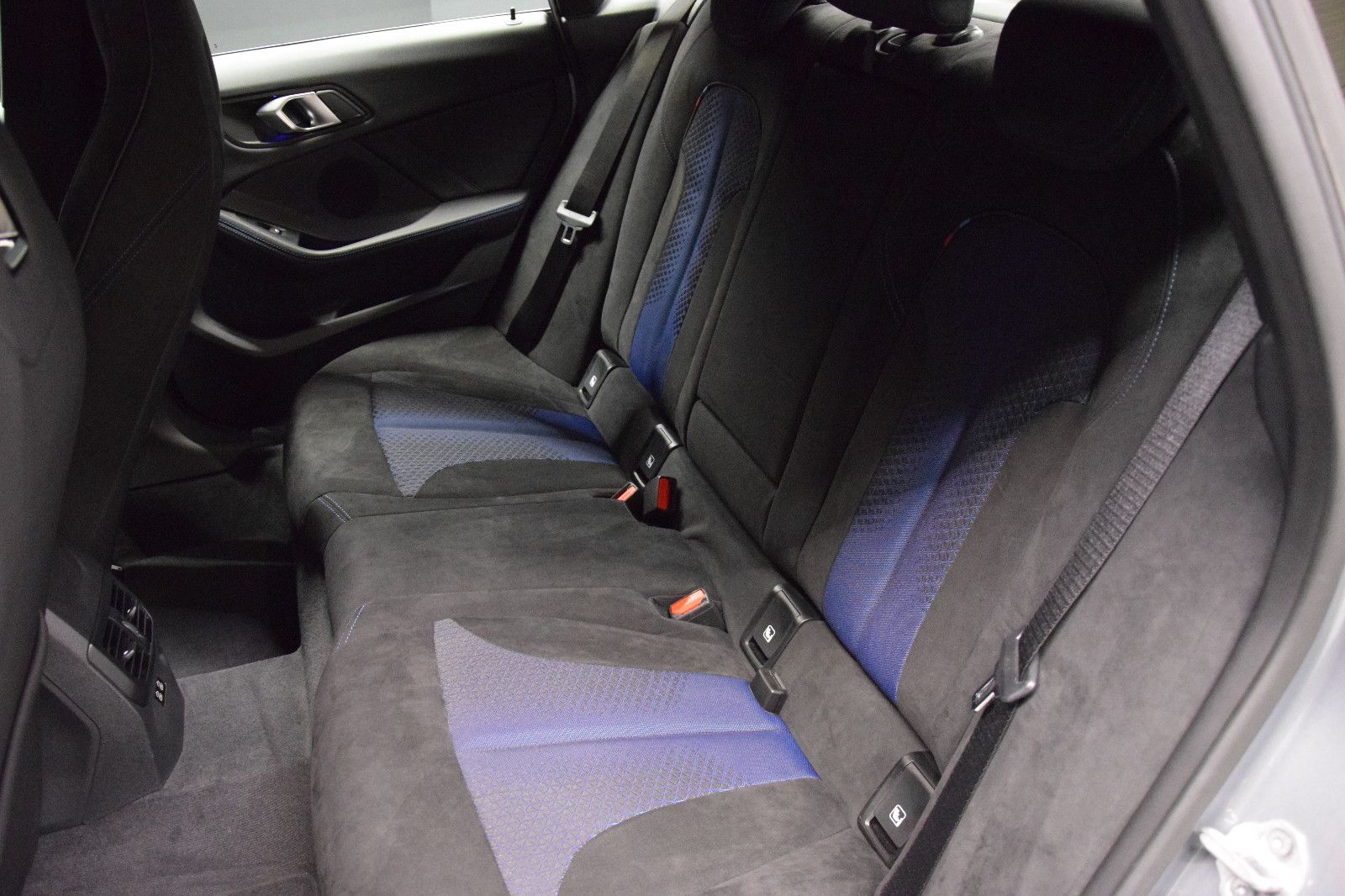 Fahrzeugabbildung BMW 220d Gran Coupé xDrive HuD LED Keyless Memory