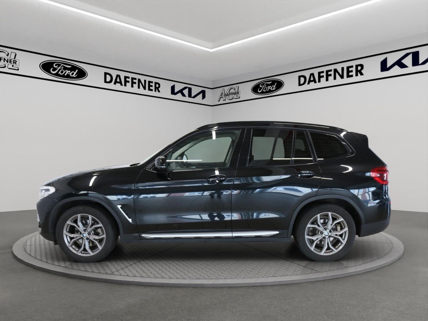 Fahrzeugabbildung BMW X3 xDrive 20 d xLine X-Line Navi el. Heckklappe