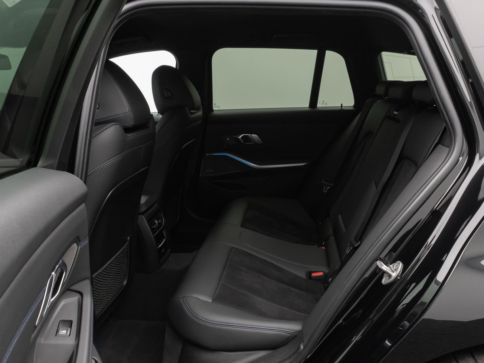 Fahrzeugabbildung BMW 330e M Sport Kamera DAB H/K CockPit+ Stop&Go 19"