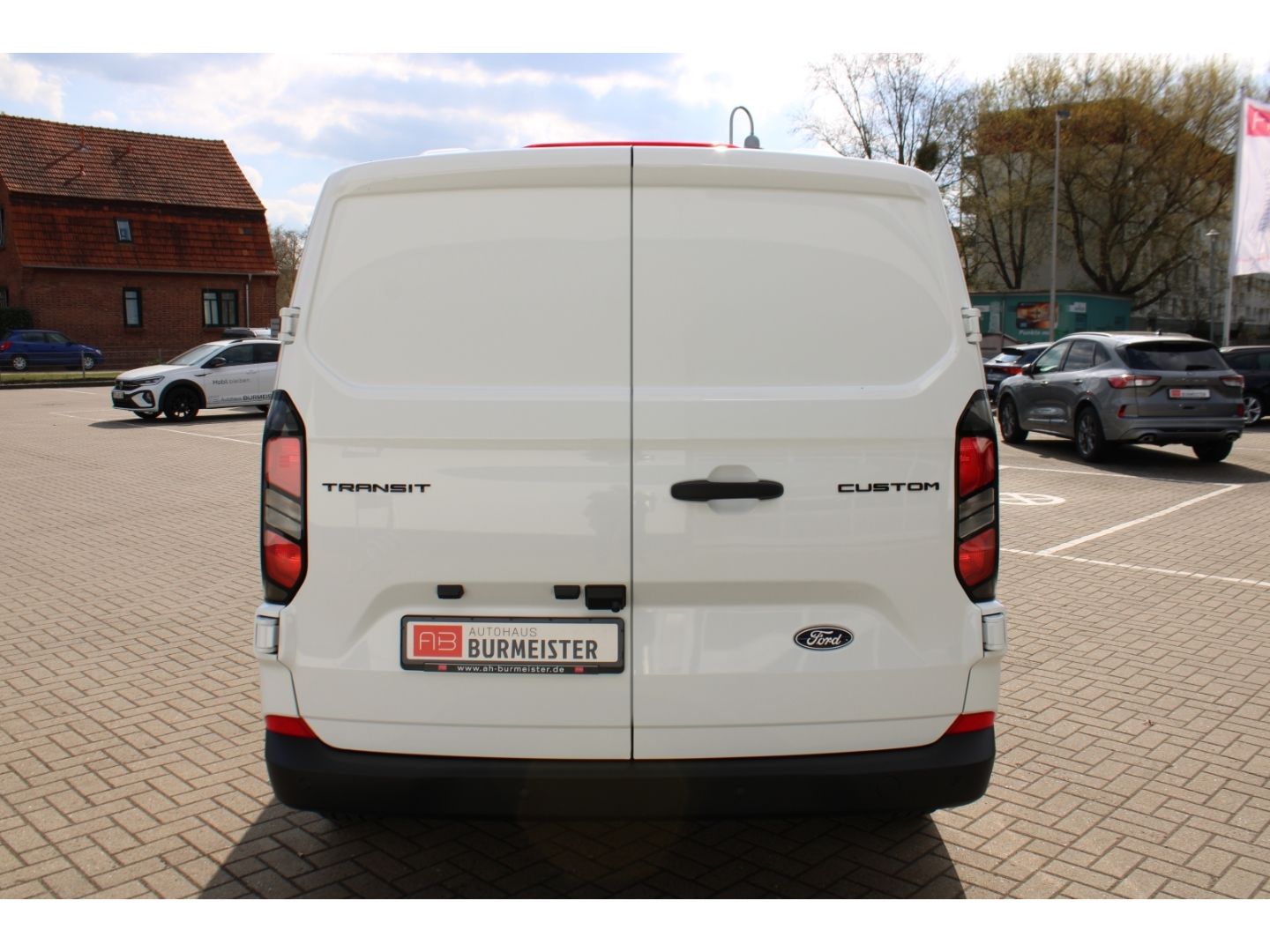 Fahrzeugabbildung Ford Transit Custom 320 L1 Trend LED GRA PDC RFK AHK