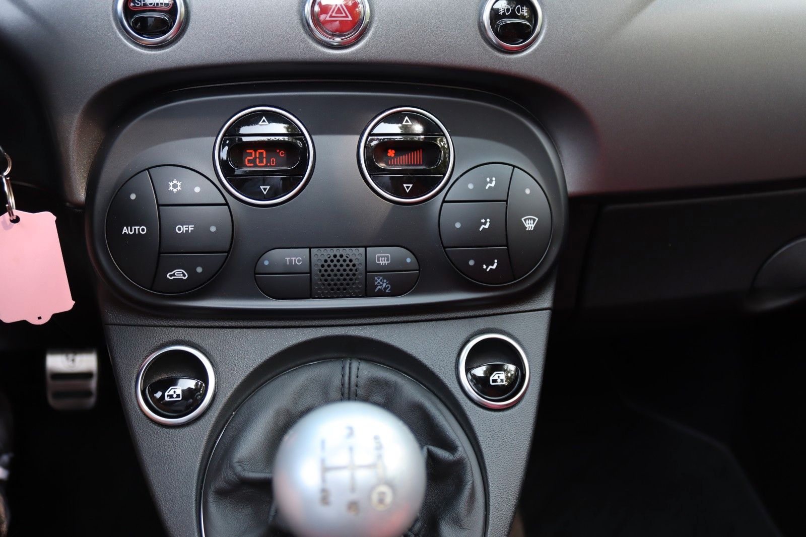 Fahrzeugabbildung Fiat 595 ABARTH LEDER PANO NAVI BEATS XENON PDC  1Hd