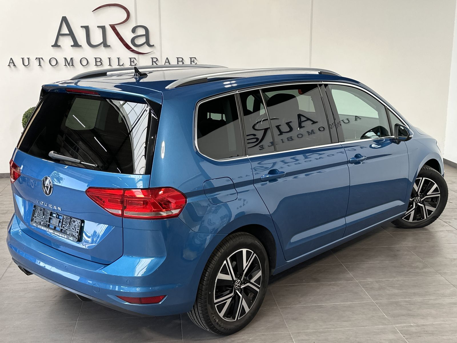 Fahrzeugabbildung Volkswagen Touran 2.0 TDI DSG Highline NAV+LED+ACC+KAMERA