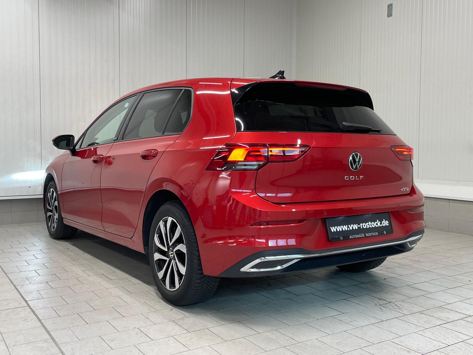 Volkswagen Golf VIII Active 1.0 eTSI DSG LED ACC KAM, миниатюра 4