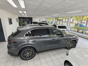 Porsche Cayenne - 8