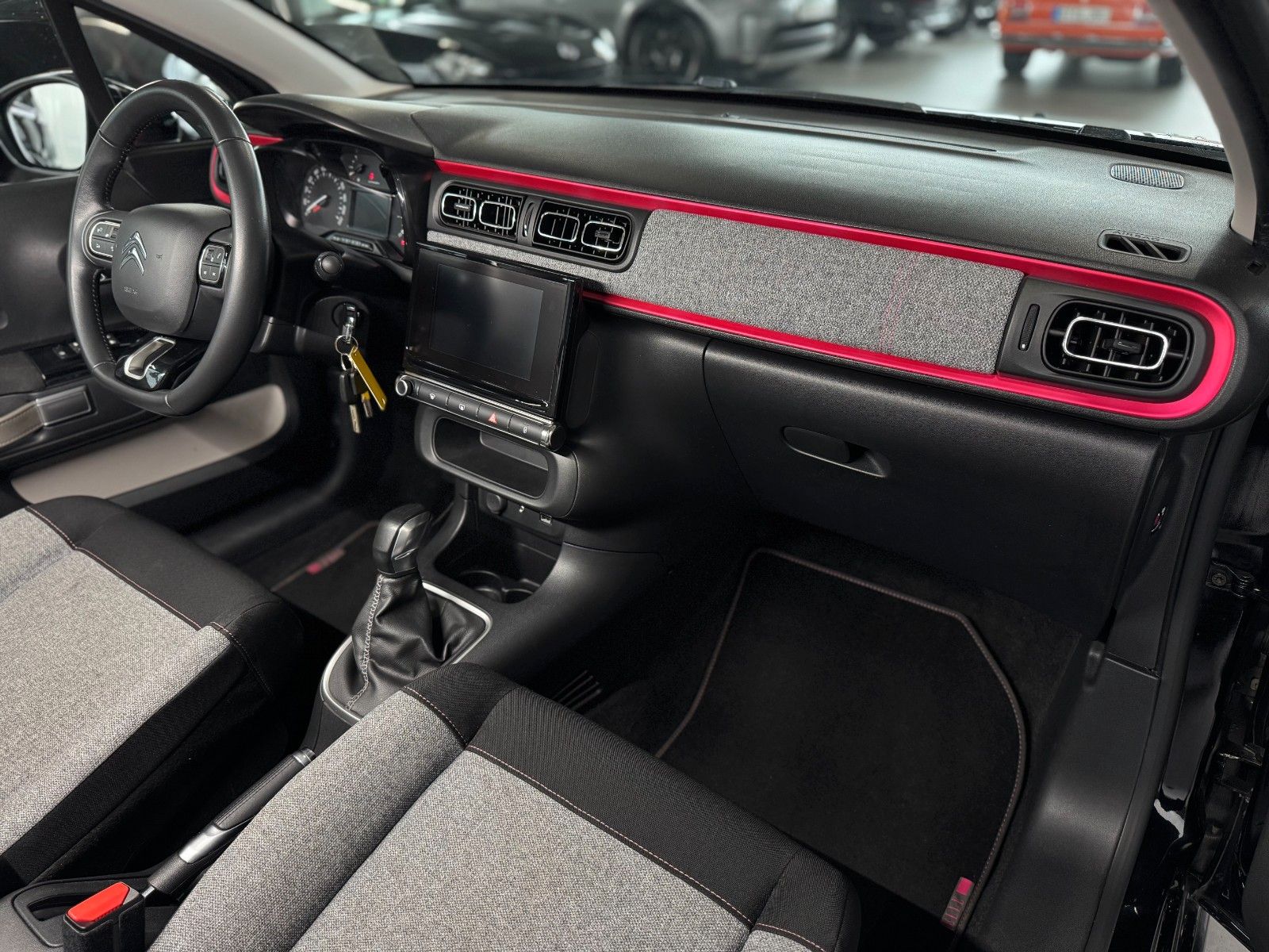 Fahrzeugabbildung Citroën C3 1.2 PurTech ELLE "DAB Navigation Kamera LM"