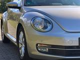 Volkswagen Beetle 1.2 TSI - Moonrock Silver in Topzustand - VW Beetle Gebrauchtwagen in Berlin