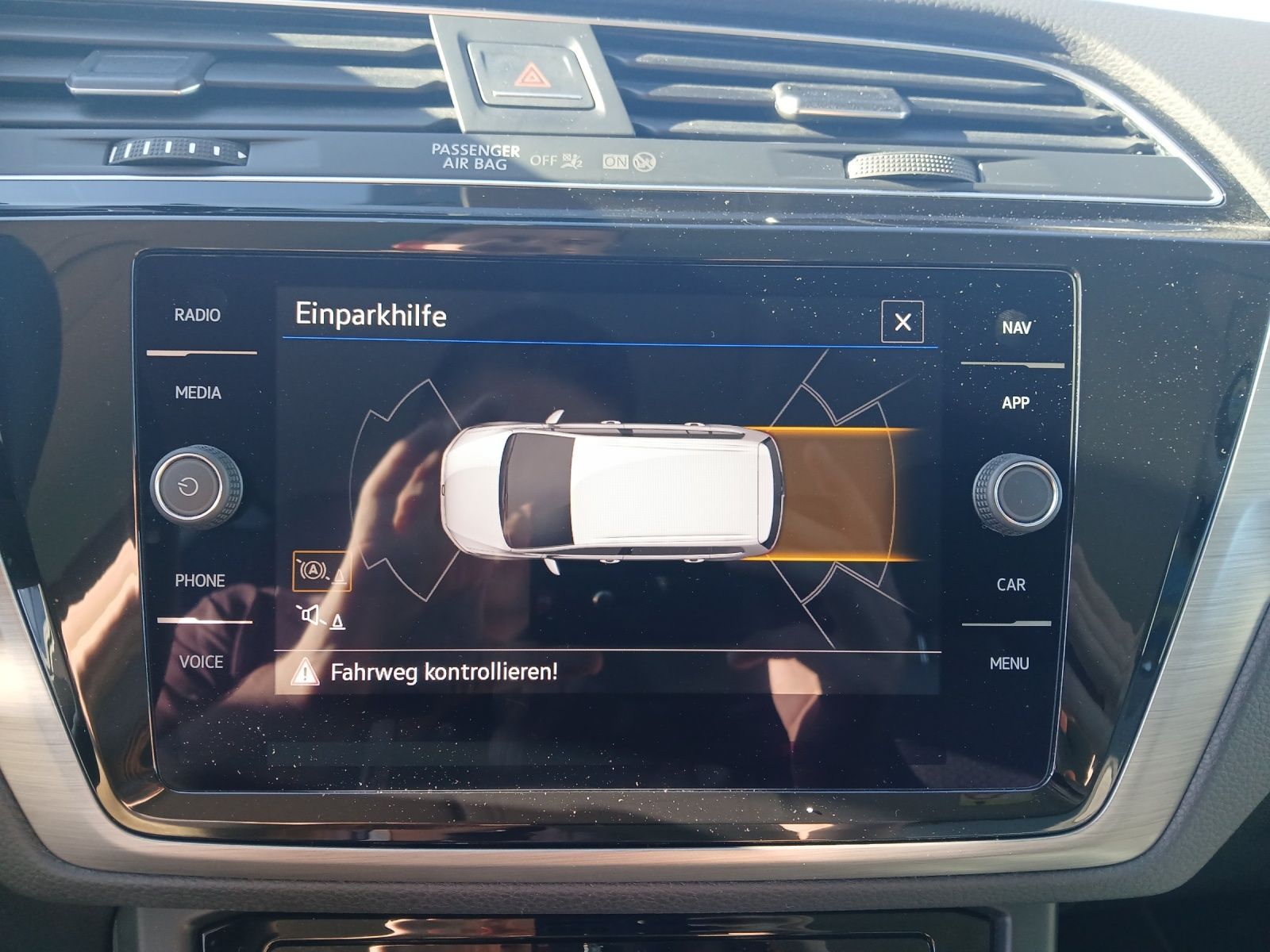 Fahrzeugabbildung Volkswagen Touran TSI Comfortline 7-Si Navi AID ACC PDC SH