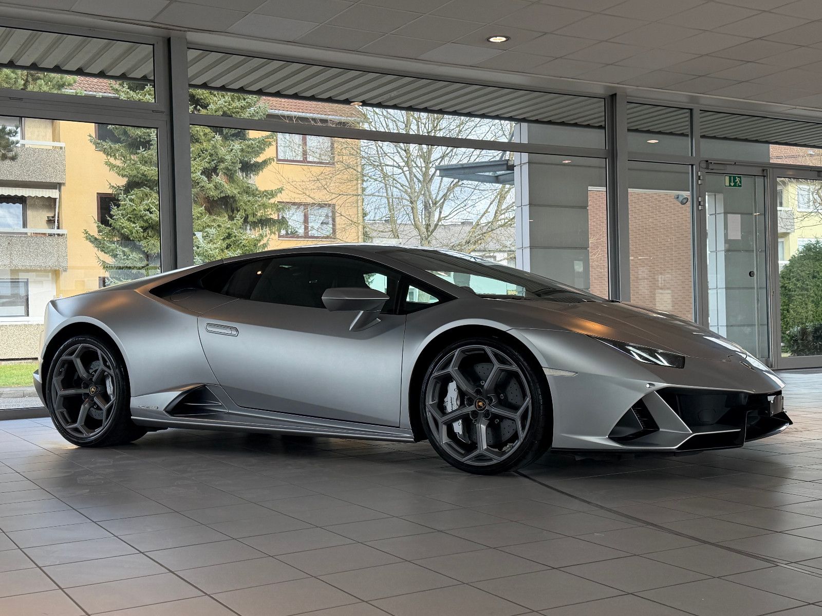 Fahrzeugabbildung Lamborghini Huracán EVO V10 /LIFT/SENSONUM/KAMERA/ACC