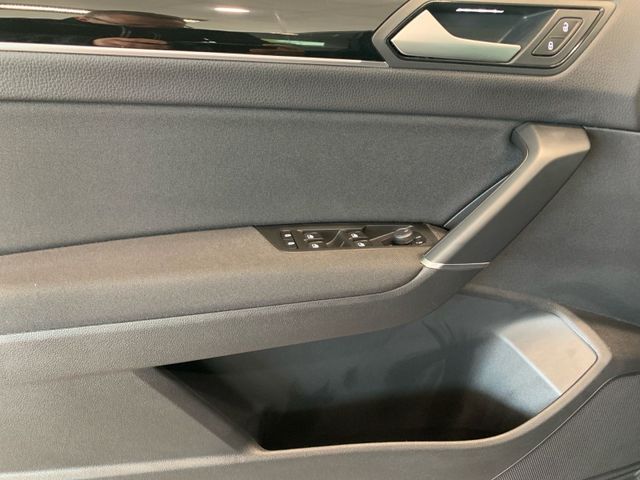 Touran 1.5 TSI COMFORTLINE 7-SITZE +KAMERA+PANO+
