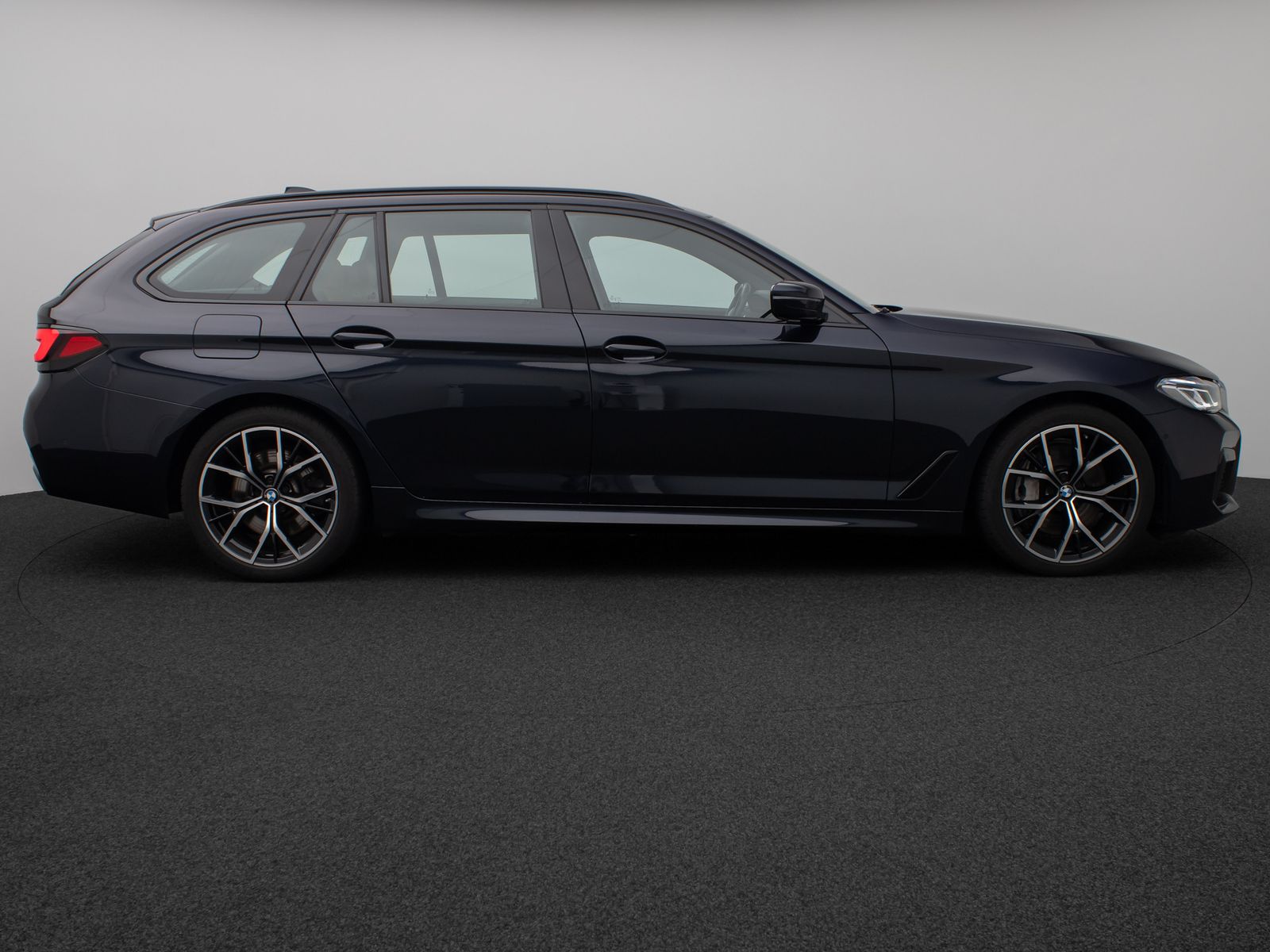 Fahrzeugabbildung BMW 540d xD  M Sport Laser Kamera HUD DAB H/K 19Zoll