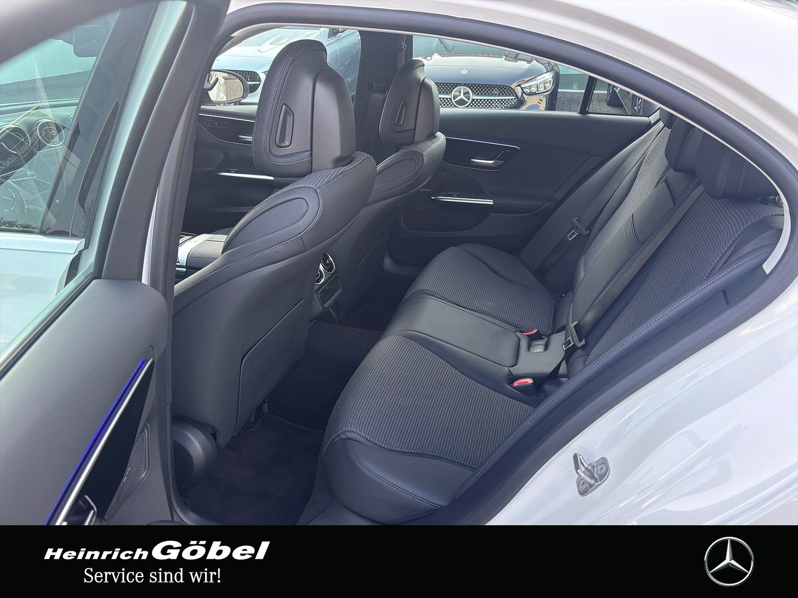 Fahrzeugabbildung Mercedes-Benz C 200 AVANTGARDE*TOTWINKEL*KAMERA*LED*SPURHALTE