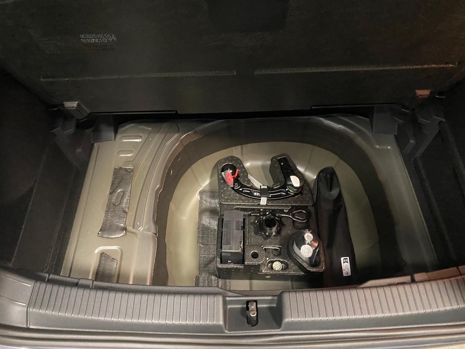 Fahrzeugabbildung Volkswagen T-Cross 1.5 TSI DSG BLACK STYLE R-Line+AHK+ACC++
