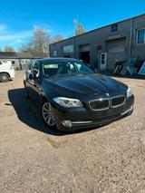 BMW 520 5 Touring AUT. *m-gear, paddleshift* - BMW 5er Reihe aus 2011: Kombi