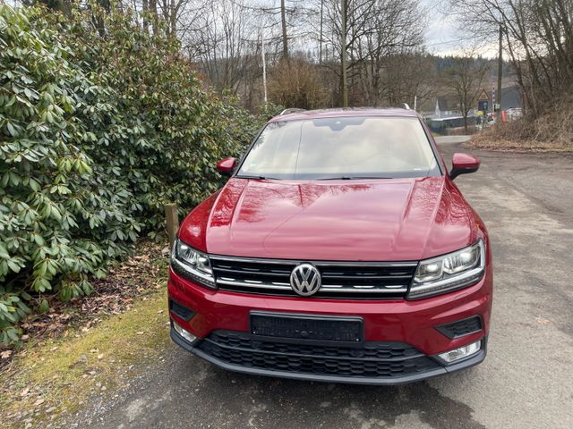 Volkswagen Tiguan Sound 2.0 TDI ,4x4,DSG,AHK,Panoramadach