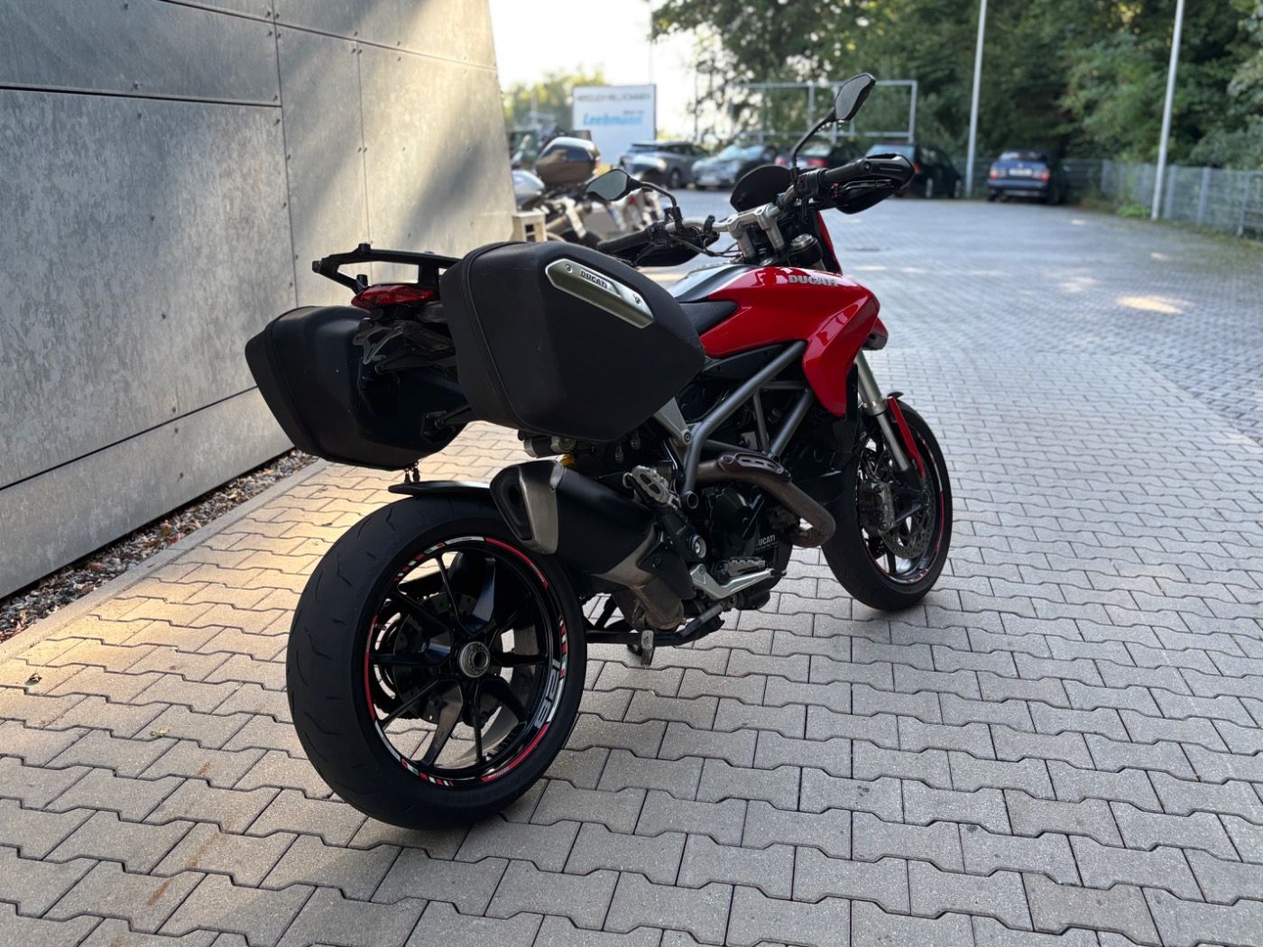 Fahrzeugabbildung Ducati Hyperstrada 821