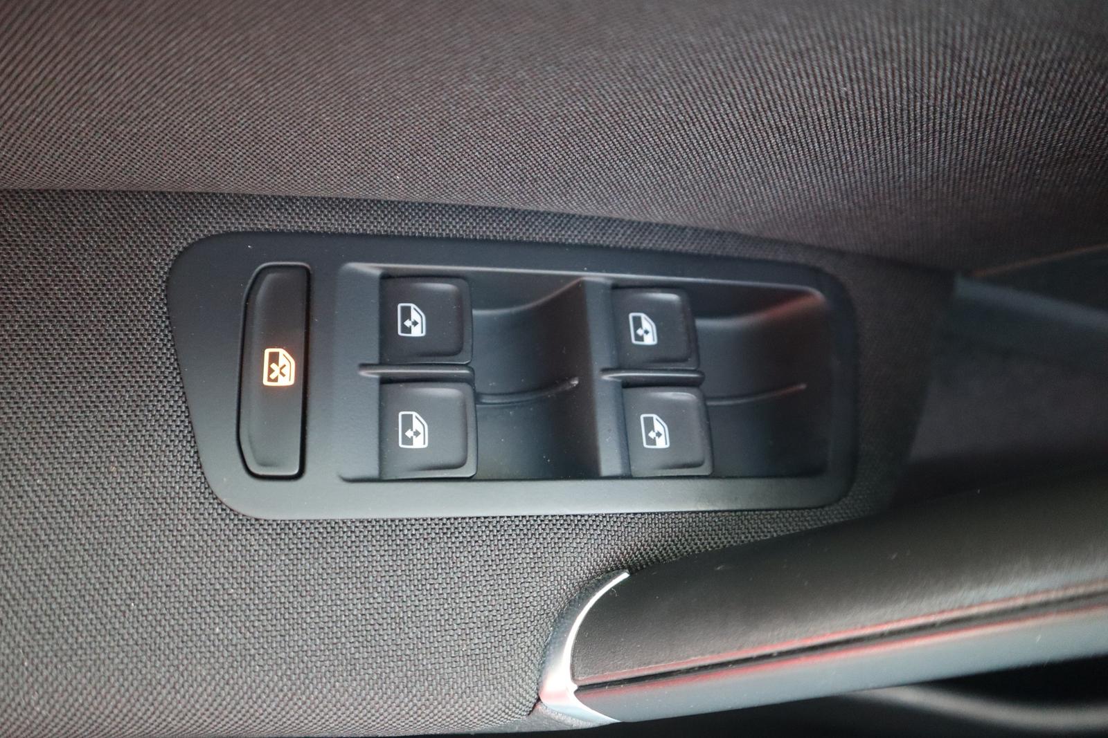 Volkswagen Golf VII Variant 1.5 TSI Highline ACC AHK LED