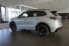 VW Tiguan 1.5 eTSI R-Line | Black Style | Pano | 20 VW Tiguan 1.5 eTSI R-Line | Black Style | Pano | 20