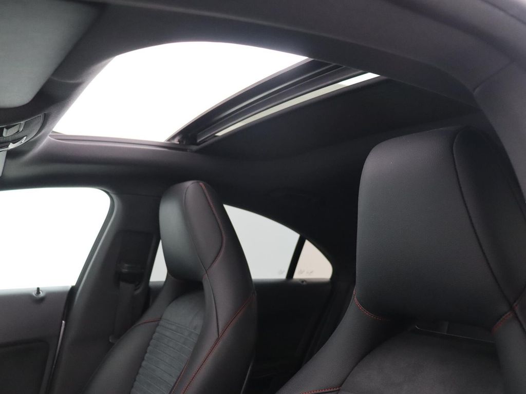 Mercedes-Benz CLA 200 Ambition Motorproblem AMG Styling panora