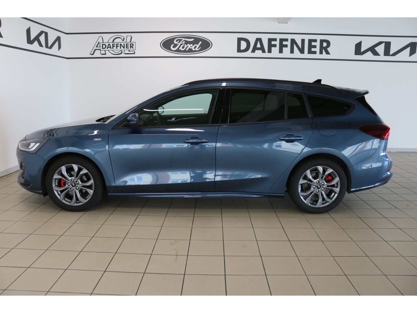 Fahrzeugabbildung Ford Focus Turnier ST-Line X 1.0 EcoBoost Panoramadac