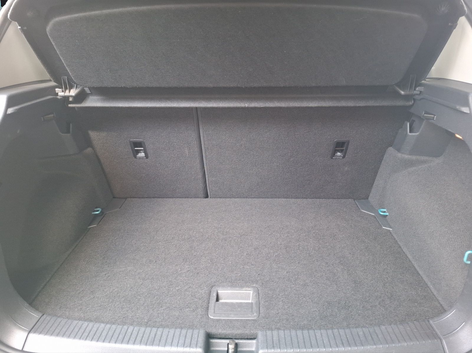 Fahrzeugabbildung Volkswagen T-Cross TSI Style DSG LED AHK Navi AID RFK SH 18