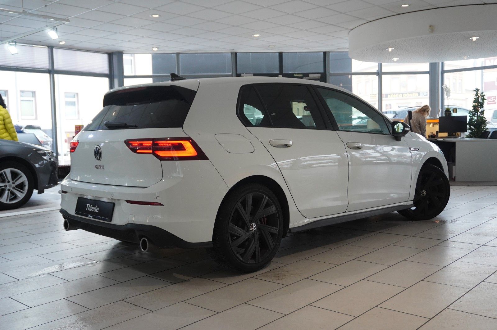 Fahrzeugabbildung Volkswagen Golf VIII Lim. 2.0 TSI GTI DSG NAVI/LED/KAMERA