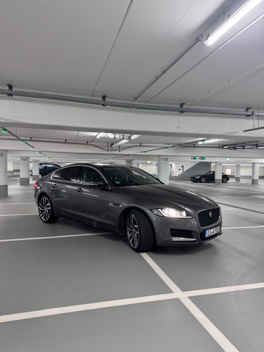 JAGUAR XF