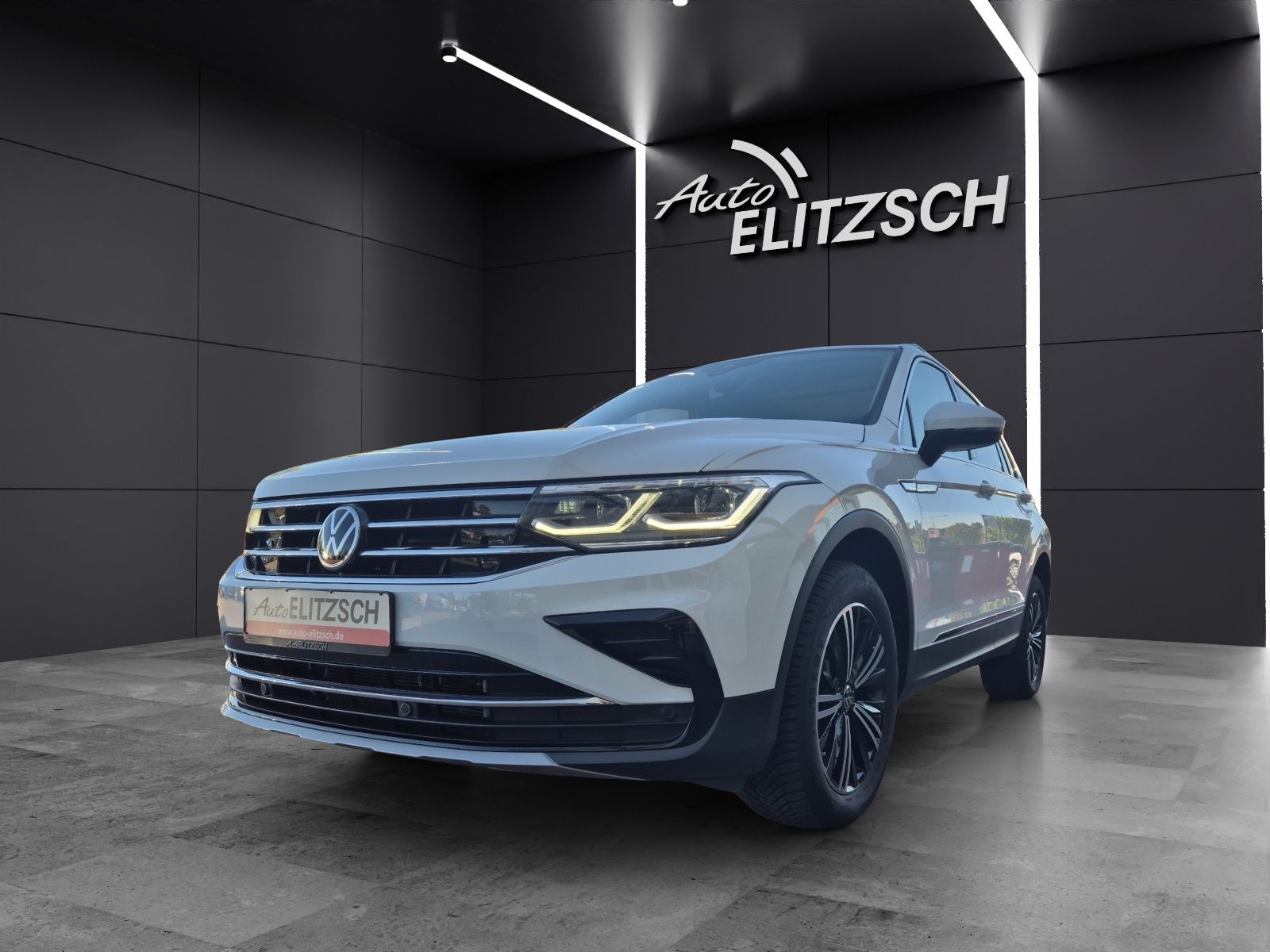 Fahrzeugabbildung Volkswagen Tiguan TDI Elegance DSG 4M Matrix AID Pano ACC P