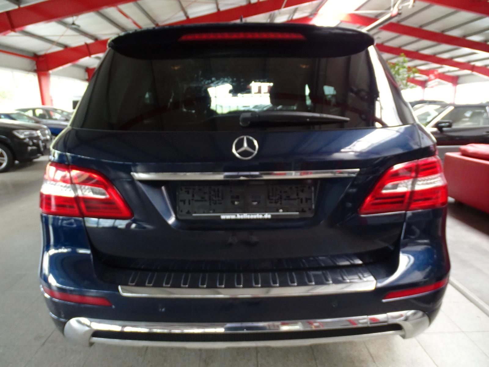 Mercedes-Benz ML 350 CDI BlueTec 4Matic*AHK+PANO+LEDER
