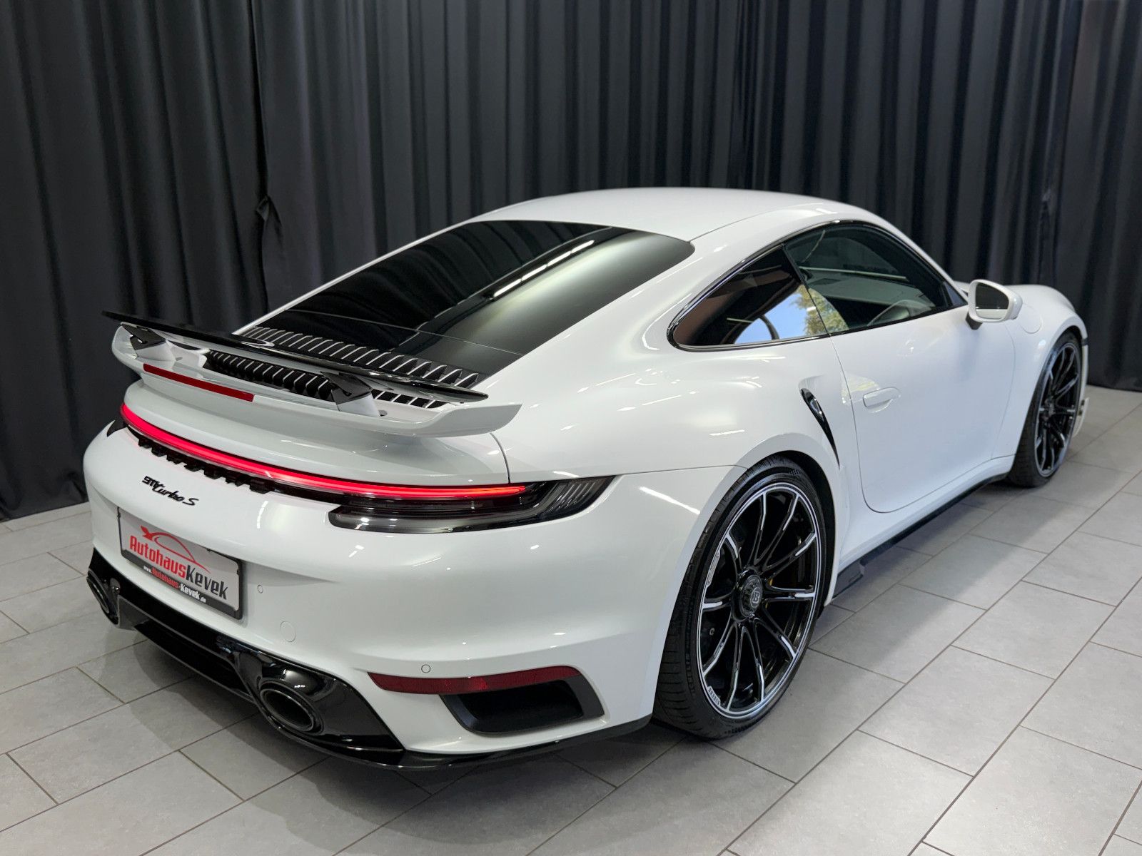 Fahrzeugabbildung Porsche 992 Turbo S|AERO-PAKET|BRABUS|BOSE|ACC|KW