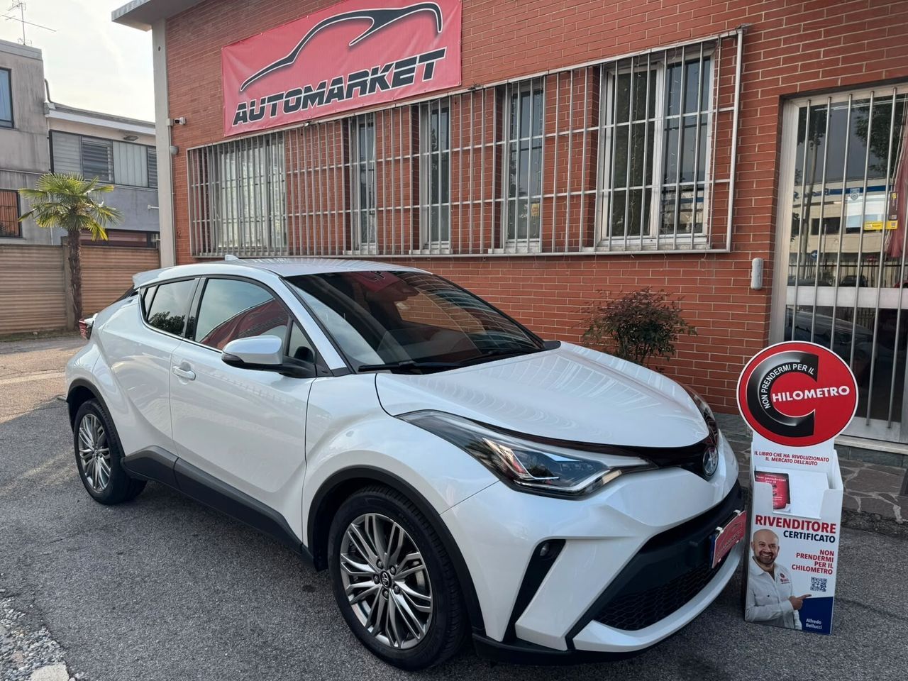Toyota C-HR 1.8 Hybrid E-CVT Lounge 140cv