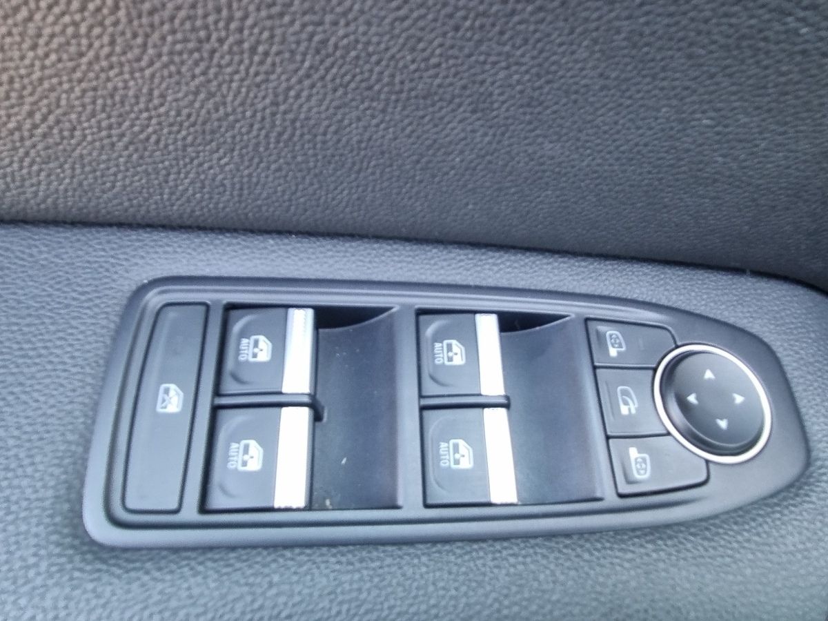 Fahrzeugabbildung Renault Captur INTENS TCe 90