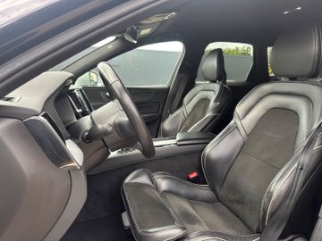 Volvo XC60 R Design T-Leder Kamera AppleCarplay – Bild 13