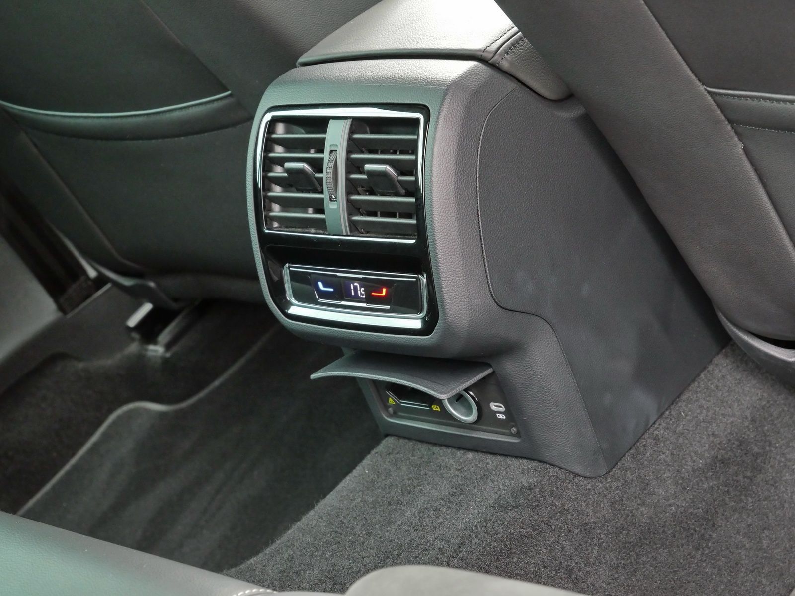Volkswagen Passat Variant - Bild 17