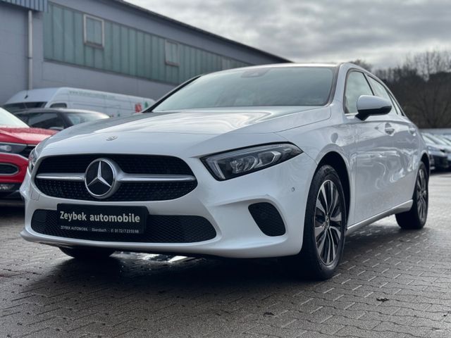 MERCEDES-BENZ A 250 e   NAVI /LED